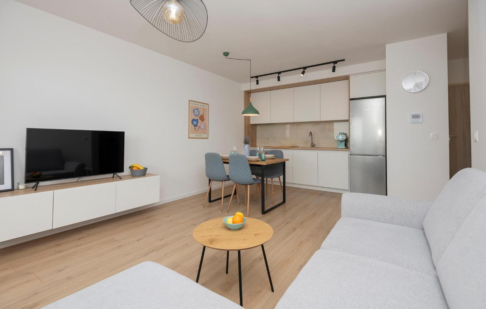 Amazing In With Wi-fi Apartment